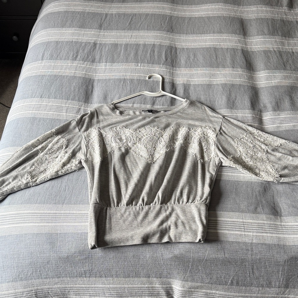 Express 3/4 sleeve lace sweatshirt blouse